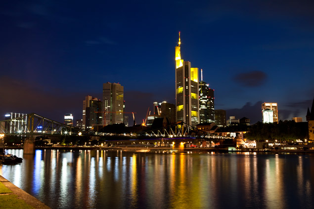 colorful-frankfurt-am-main-at-night-PWGB43H.jpg